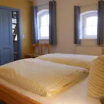 Lindenhof, 1, Giebel Appartement *