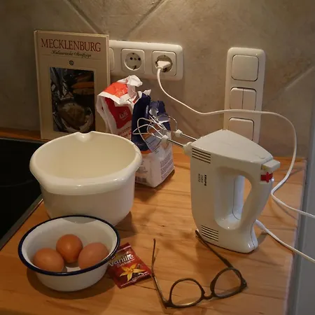 Lindenhof, 1, Giebel * Vipperow