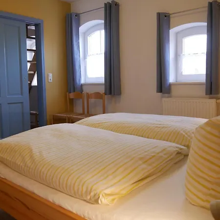 Lindenhof, 1, Giebel Apartment *