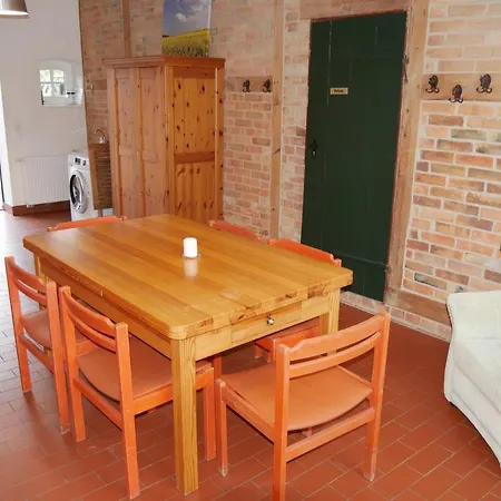 Apartment Lindenhof, 1, Giebel Vipperow