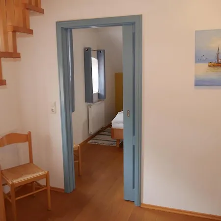 Lindenhof, 1, Giebel Appartamento *