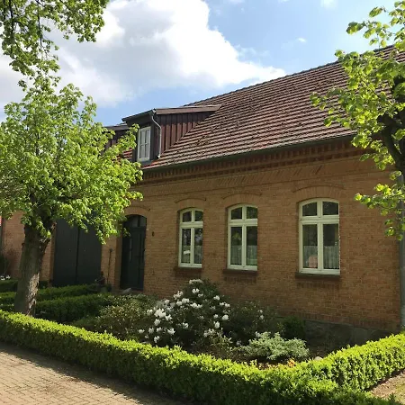 Lindenhof, 1, Giebel * Vipperow