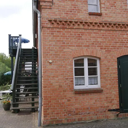 Lindenhof, 1, Giebel Apartment *