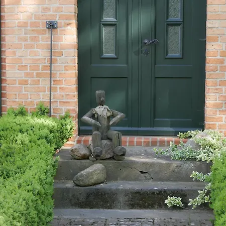 Lindenhof, 1, Giebel Vipperow