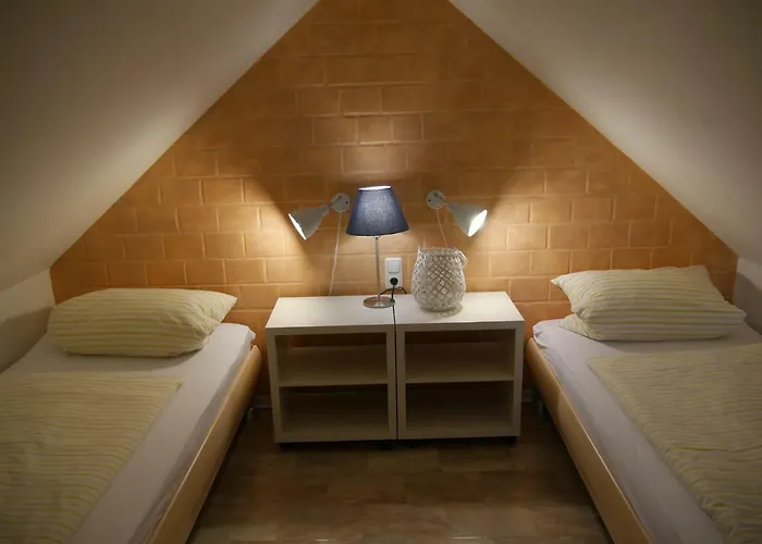 Appartement Lindenhof, 1, Giebel Vipperow