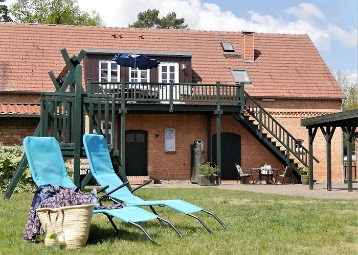 Lindenhof, 1, Giebel Appartement Vipperow